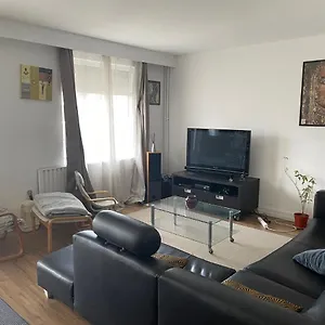 Dans F4 à Massy Séjour chez l'habitant